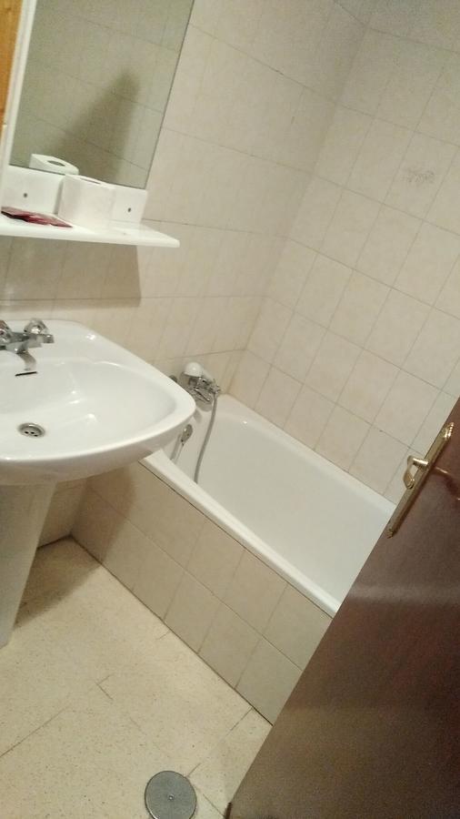 Matallana de Valmadrigal Hostal El Tropezon المظهر الخارجي الصورة