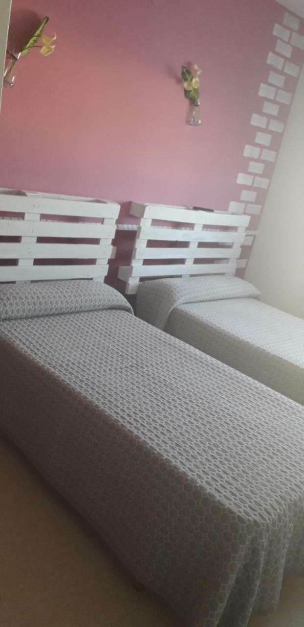 Matallana de Valmadrigal Hostal El Tropezon المظهر الخارجي الصورة