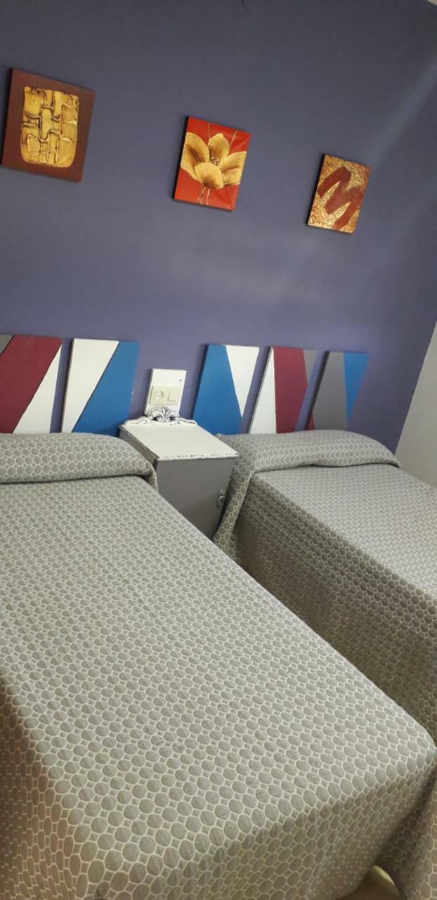 Matallana de Valmadrigal Hostal El Tropezon المظهر الخارجي الصورة